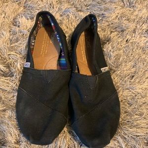 Black toms